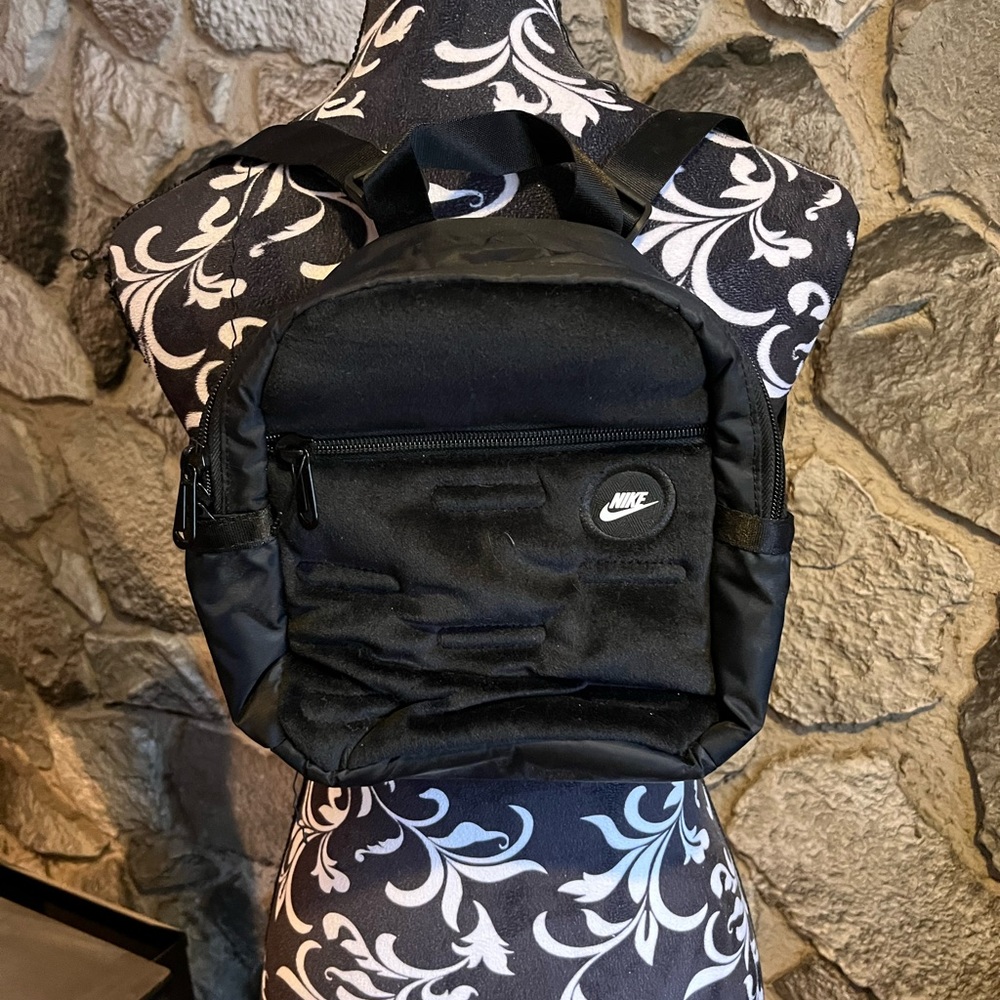 Nike Black Adjustable Mini Backpack - image 1